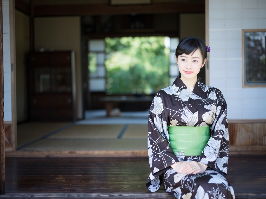 ゆかた 生地 耳あり・クインサイズ 浴衣 反物 源氏物語 黒地・チョウ柄・No.105（女 浴衣）