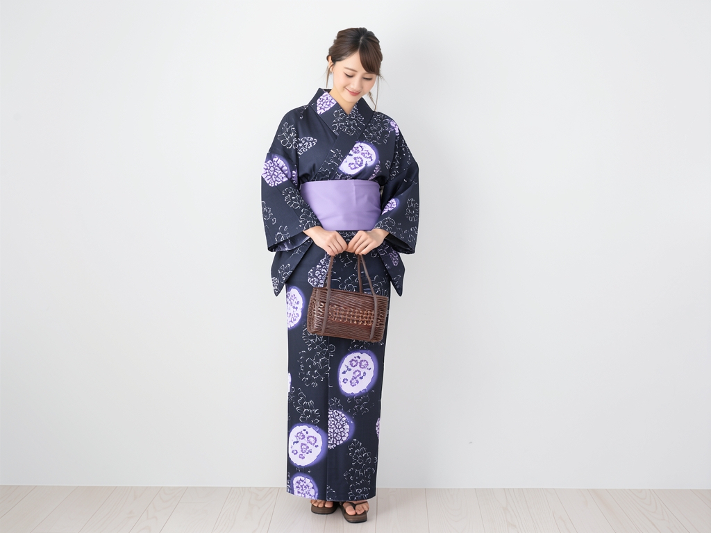 Queen size (width 40cm) Yukata Fabric Cloth No.185 Dark Blue/Chrysanthemum Pattern (Female yukata)